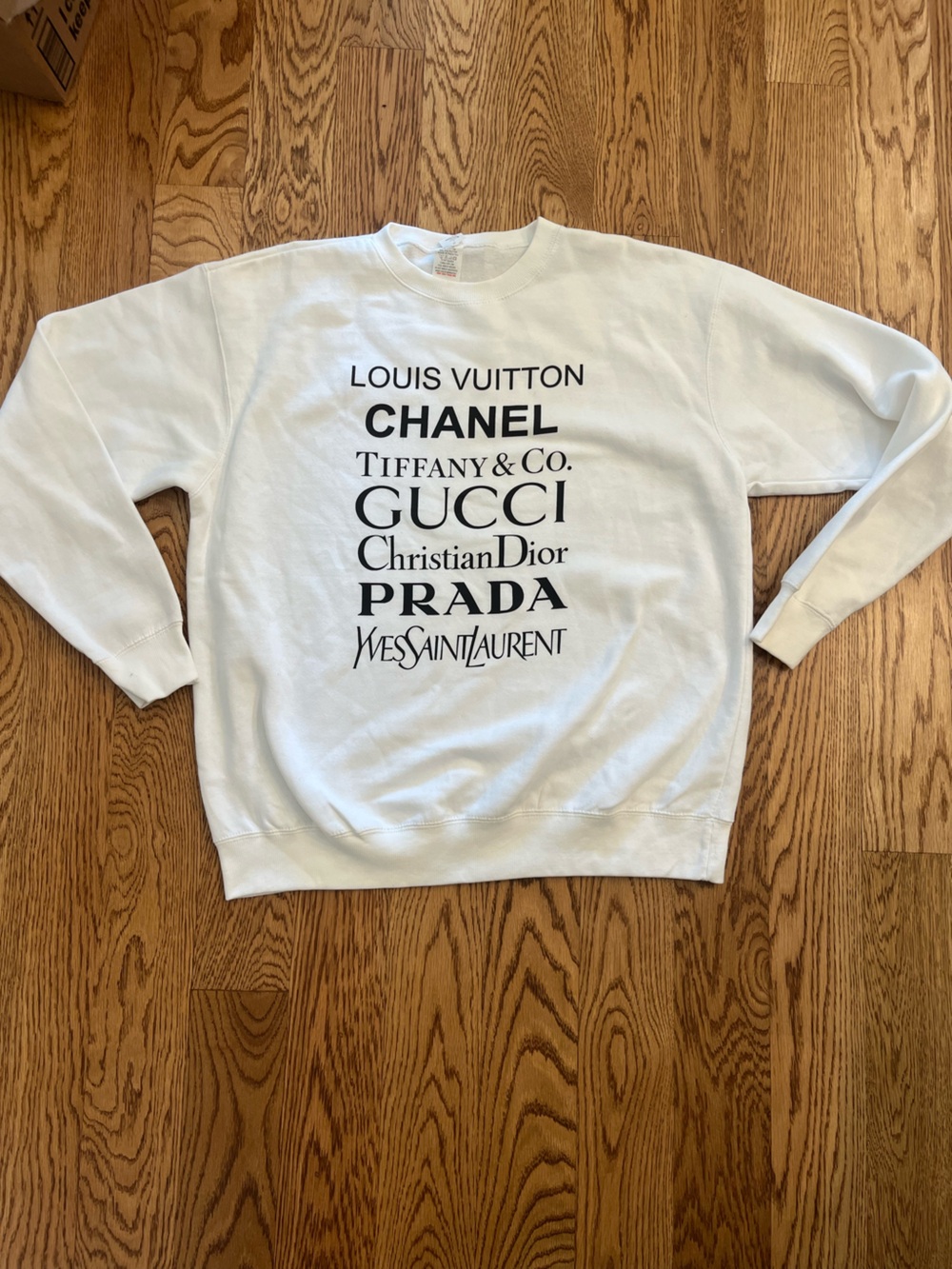 Oversized White Crewneck "Designer" Sweatshirt XL